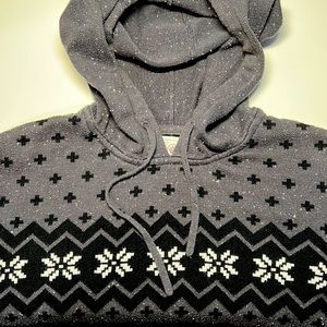 on the byas Cotton Blend Grey Snowflake Winter Theme Hooded Sweater - Size Small